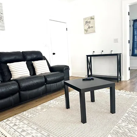 Downtown Retreat - Cozy First Floor Apartment Columbus Exterior photo