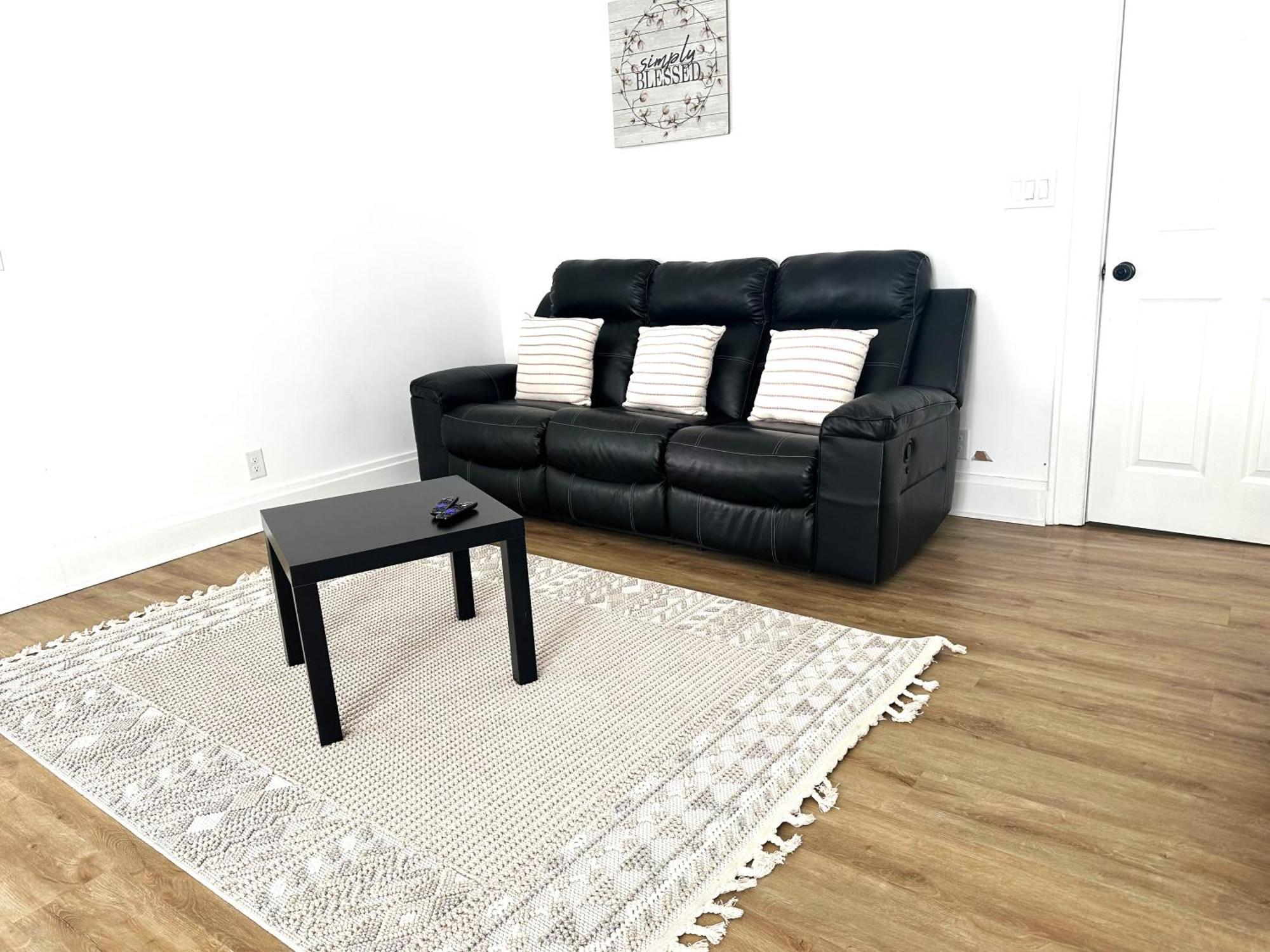 Apartment Downtown Retreat - Cozy First Floor