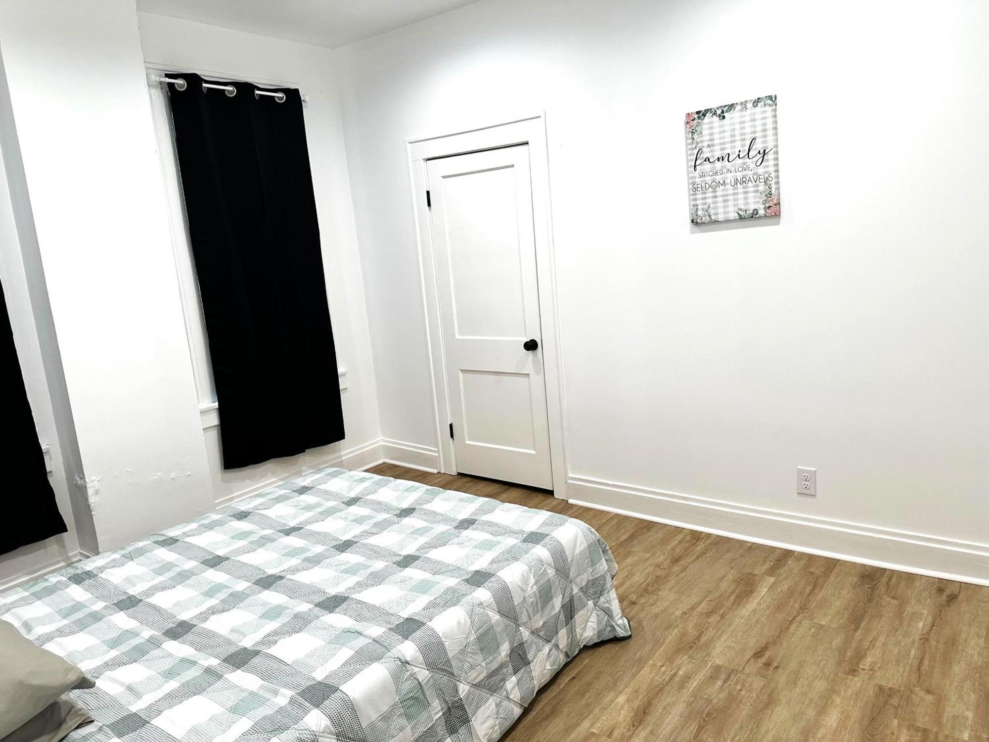Downtown Retreat - Cozy First Floor *